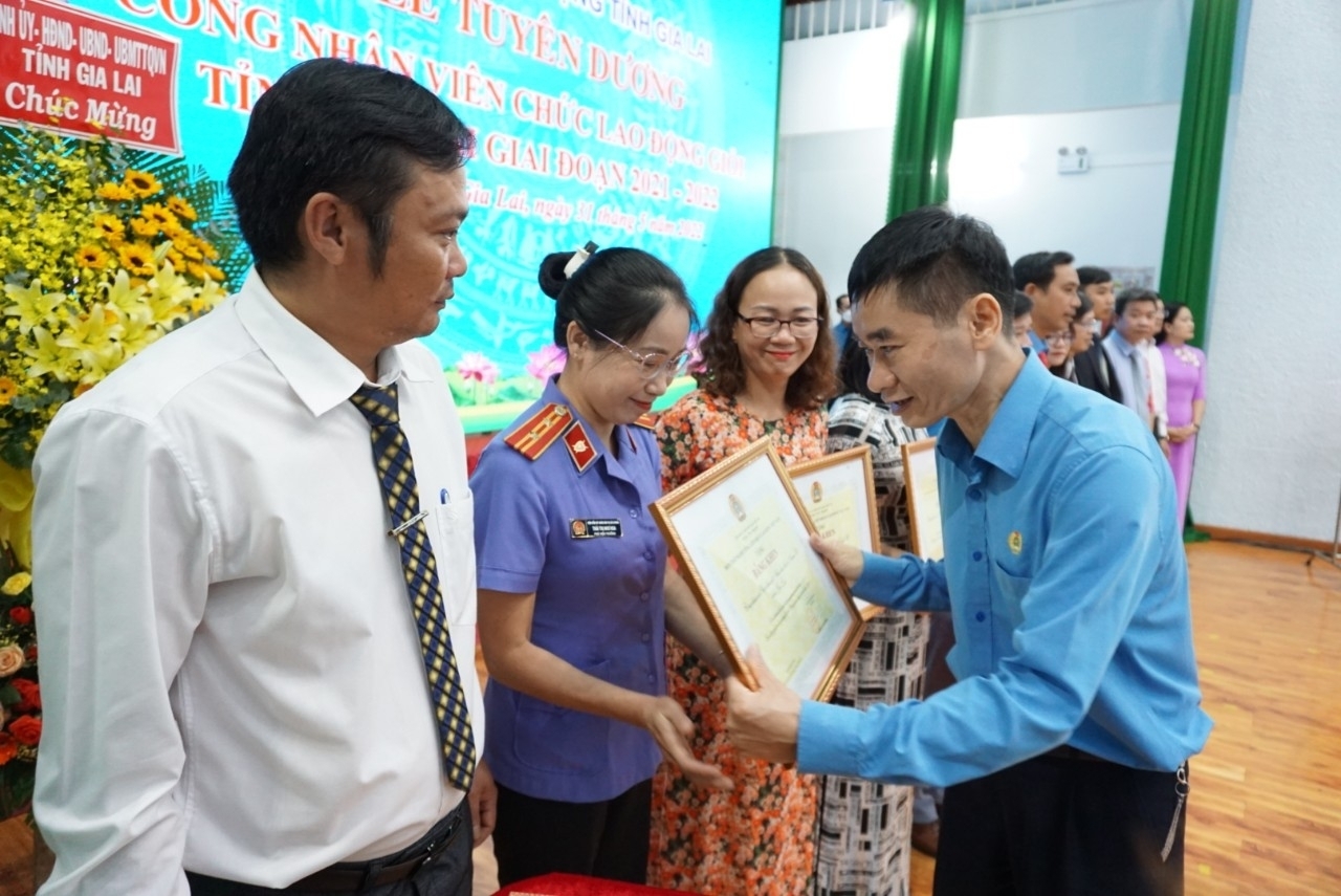 Cụm thi đua Nam Trung Bộ và Tây Nguyên: thi đua hướng về đoàn viên, NLĐ