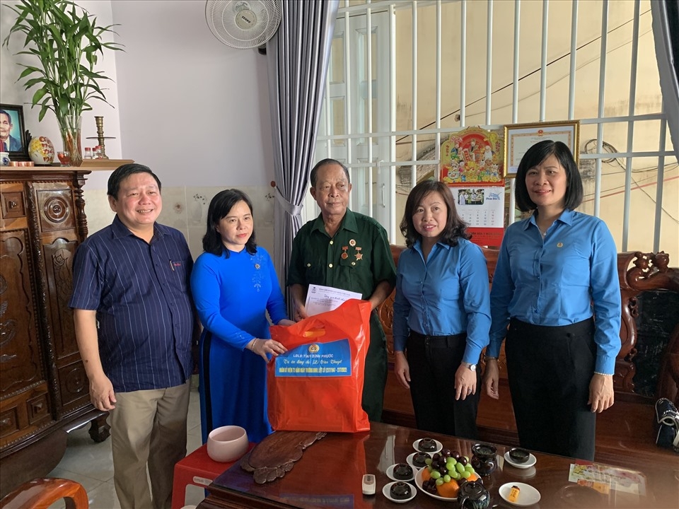 Tổng LĐLĐ Việt Nam thăm thương binh, gia đình chính sách ở Bình Phước