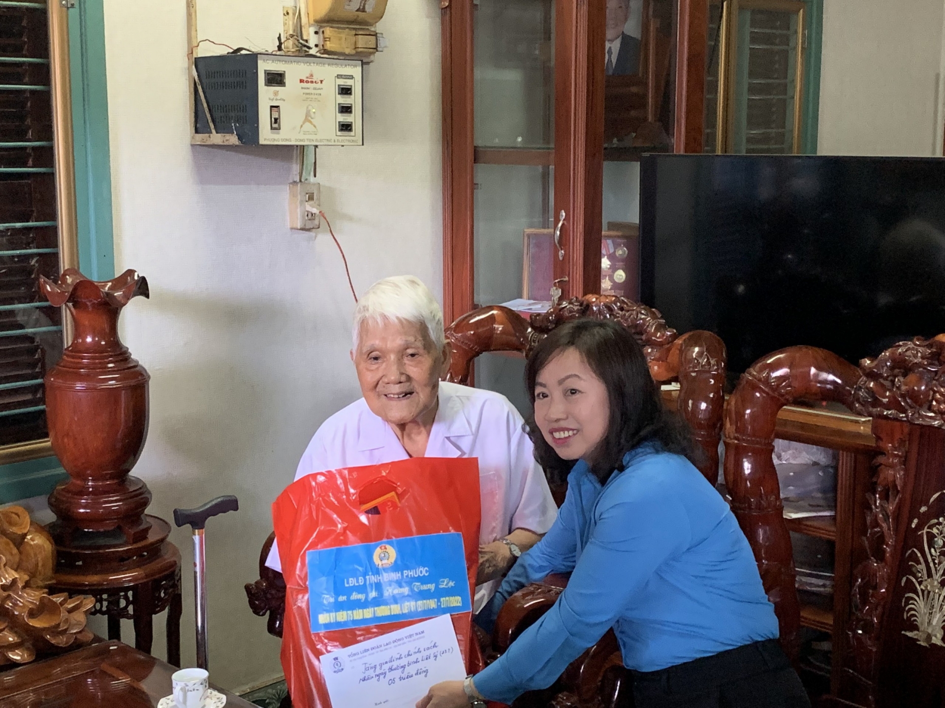 Tổng LĐLĐ Việt Nam thăm thương binh, gia đình chính sách ở Bình Phước