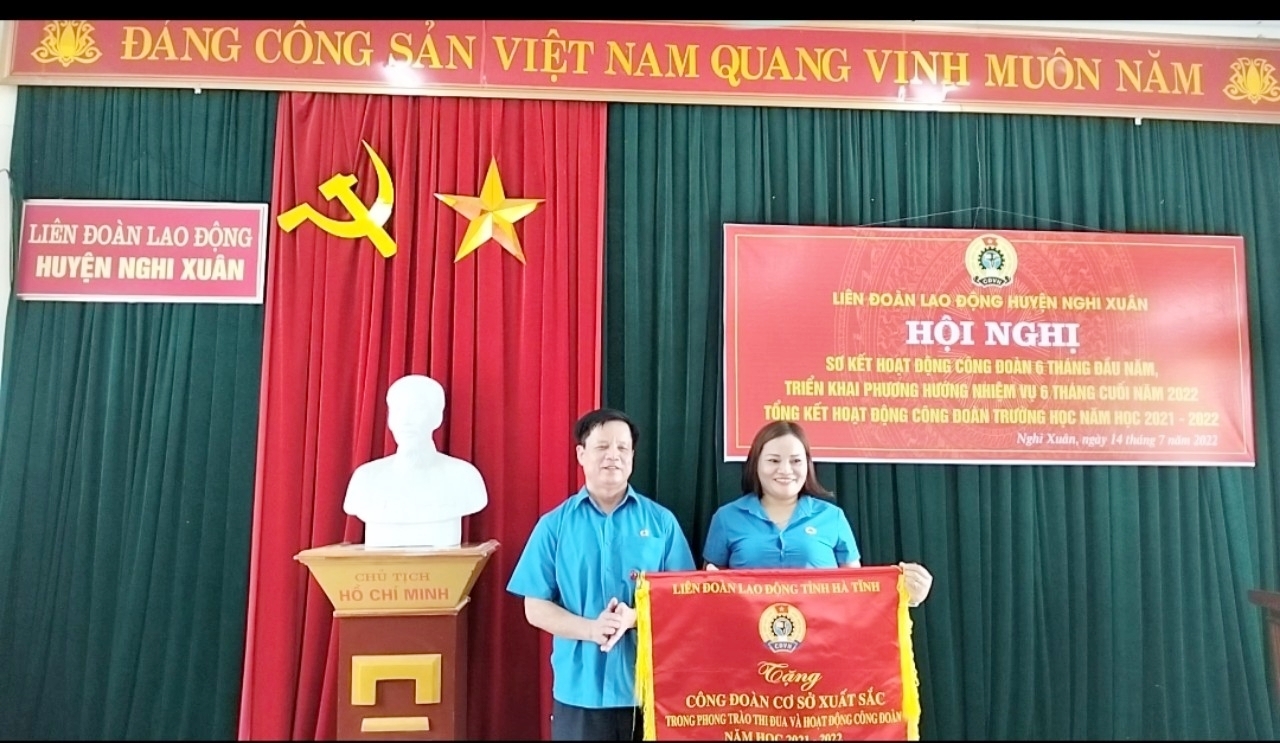 Công đoàn Trường Mầm non Xuân Thành đơn vị dẫn đầu năm học 2021 - 2022 Công đoàn Trường Mầm non Xuân Thành đơn vị dẫn đầu năm học 2021 - 2022