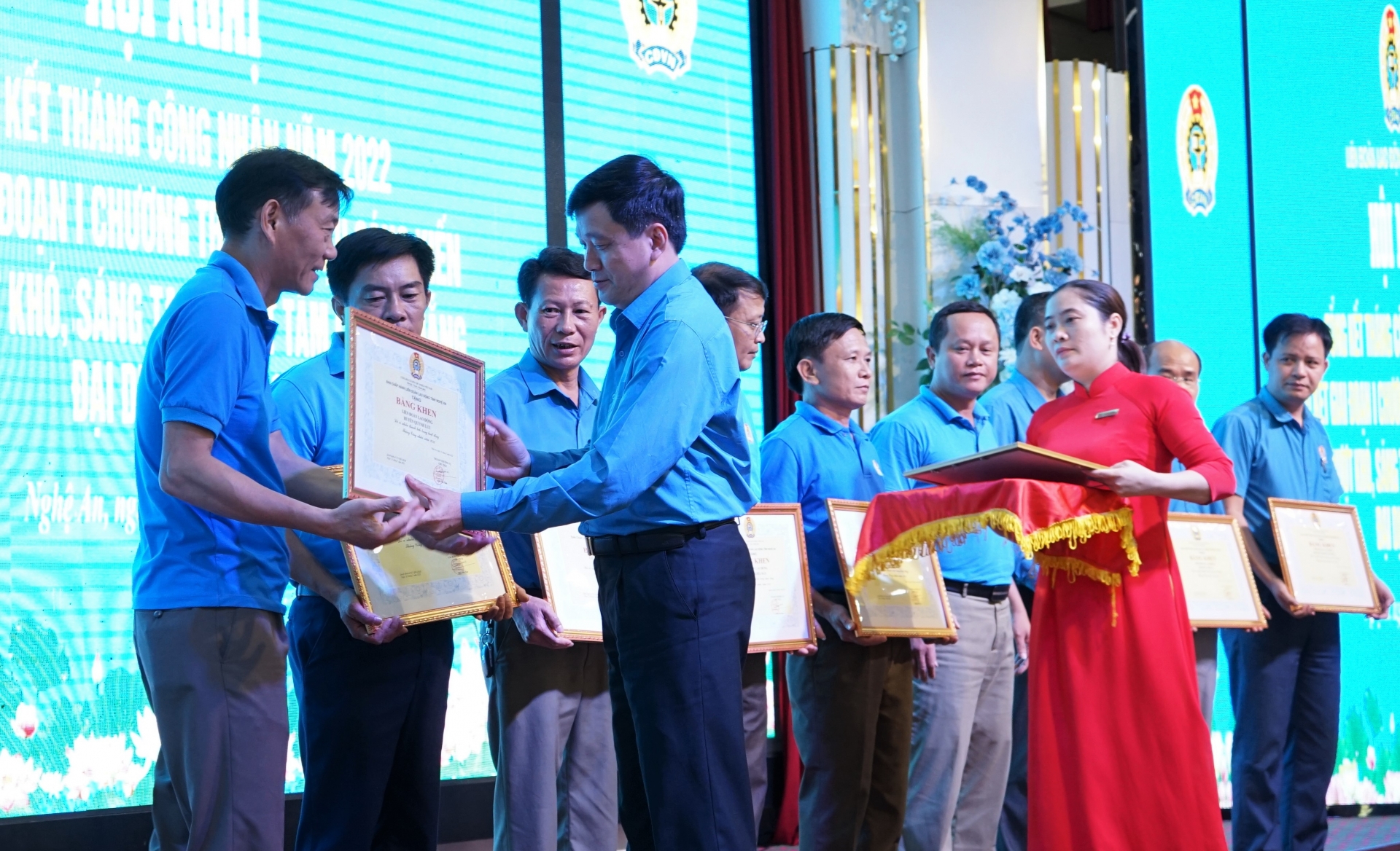 Nghệ An: Triển khai hiệu quả Tháng Công nhân và Chương trình "1 triệu sáng kiến" Nghệ An: Triển khai hiệu quả Tháng Công nhân và Chương trình "1 triệu sáng kiến"