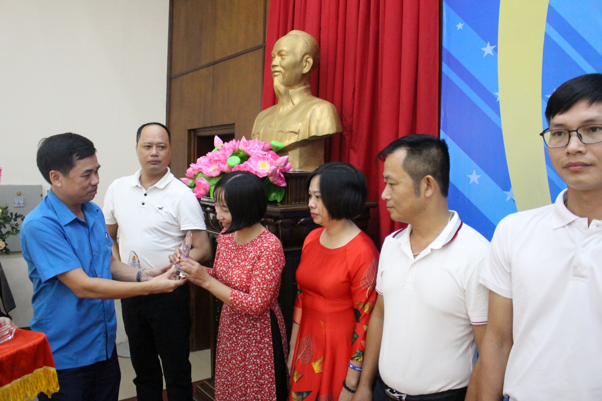 Thái Bình: Tuyên dương 52 cán bộ công đoàn cơ sở Thái Bình: Tuyên dương 52 cán bộ công đoàn cơ sở