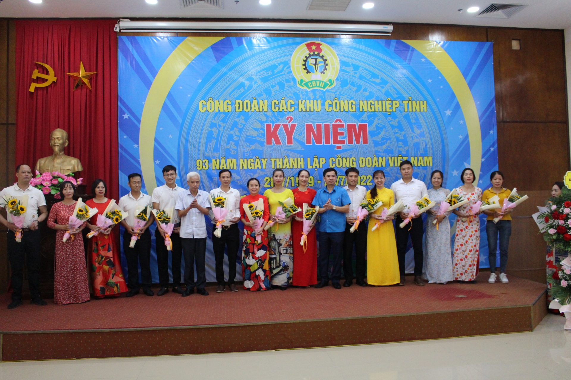 Thái Bình: Tuyên dương 52 cán bộ công đoàn cơ sở Thái Bình: Tuyên dương 52 cán bộ công đoàn cơ sở