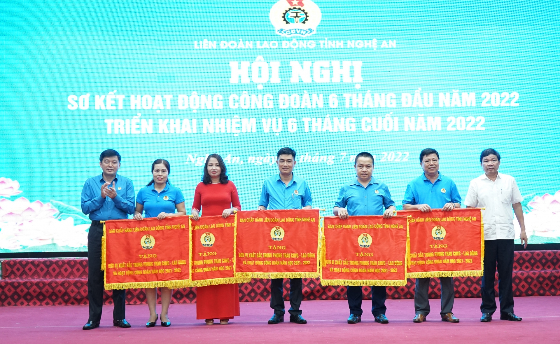 Công đoàn Nghệ An sơ kết 6 tháng đầu năm Công đoàn Nghệ An sơ kết 6 tháng đầu năm
