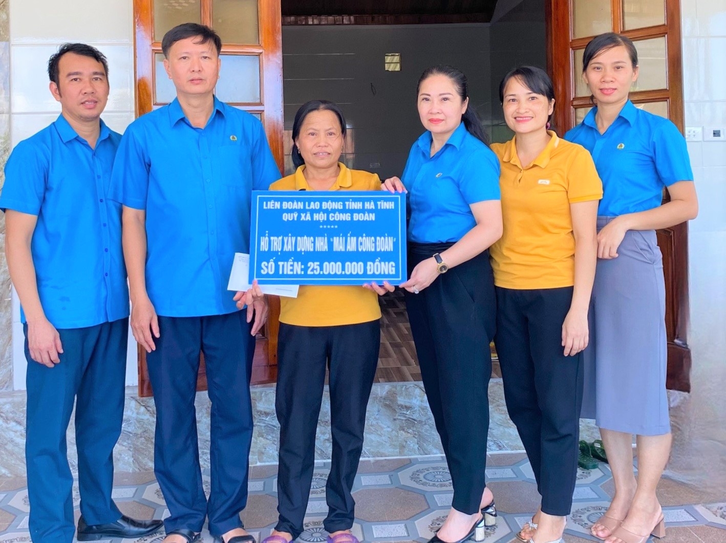 LĐLĐ tỉnh Hà Tĩnh trao hỗ trợ 5 nhà “Mái ấm Công đoàn” cho đoàn viên LĐLĐ tỉnh Hà Tĩnh trao hỗ trợ 5 nhà “Mái ấm Công đoàn” cho đoàn viên