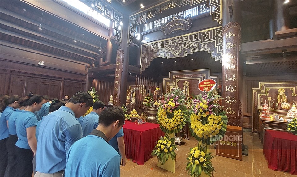 Tổng LĐLĐ Việt Nam tri ân các anh hùng, liệt sĩ tại tỉnh Điện Biên