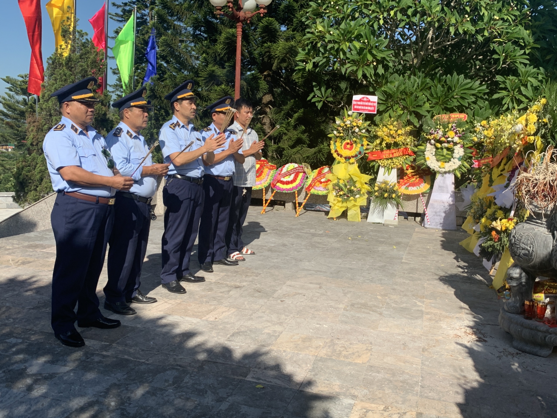 Công đoàn ngành Công thương Hà Tĩnh: Nhiều hoạt động tri ân thương binh, liệt sĩ Công đoàn ngành Công thương Hà Tĩnh: Nhiều hoạt động tri ân thương binh, liệt sĩ
