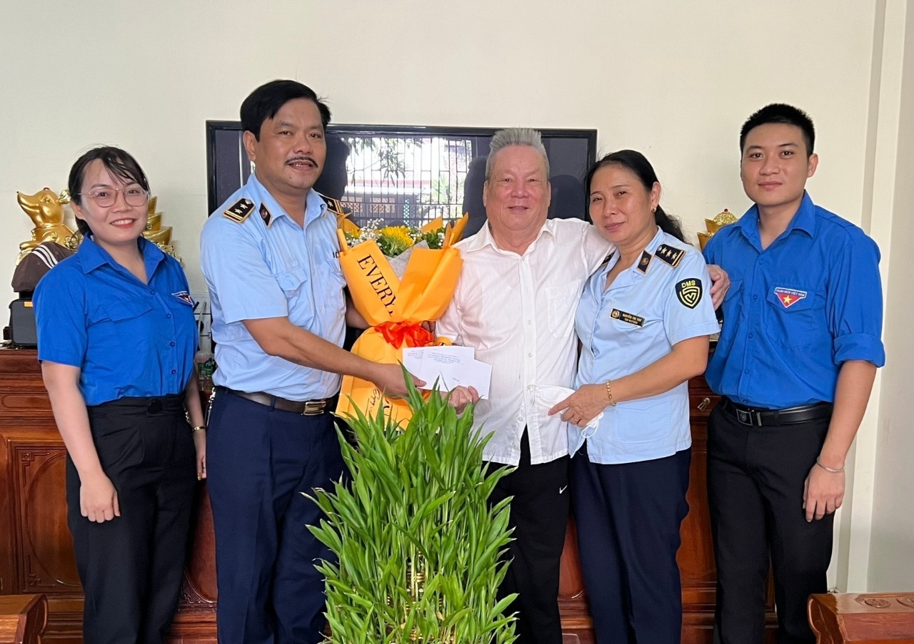 Công đoàn ngành Công thương Hà Tĩnh: Nhiều hoạt động tri ân thương binh, liệt sĩ Công đoàn ngành Công thương Hà Tĩnh: Nhiều hoạt động tri ân thương binh, liệt sĩ