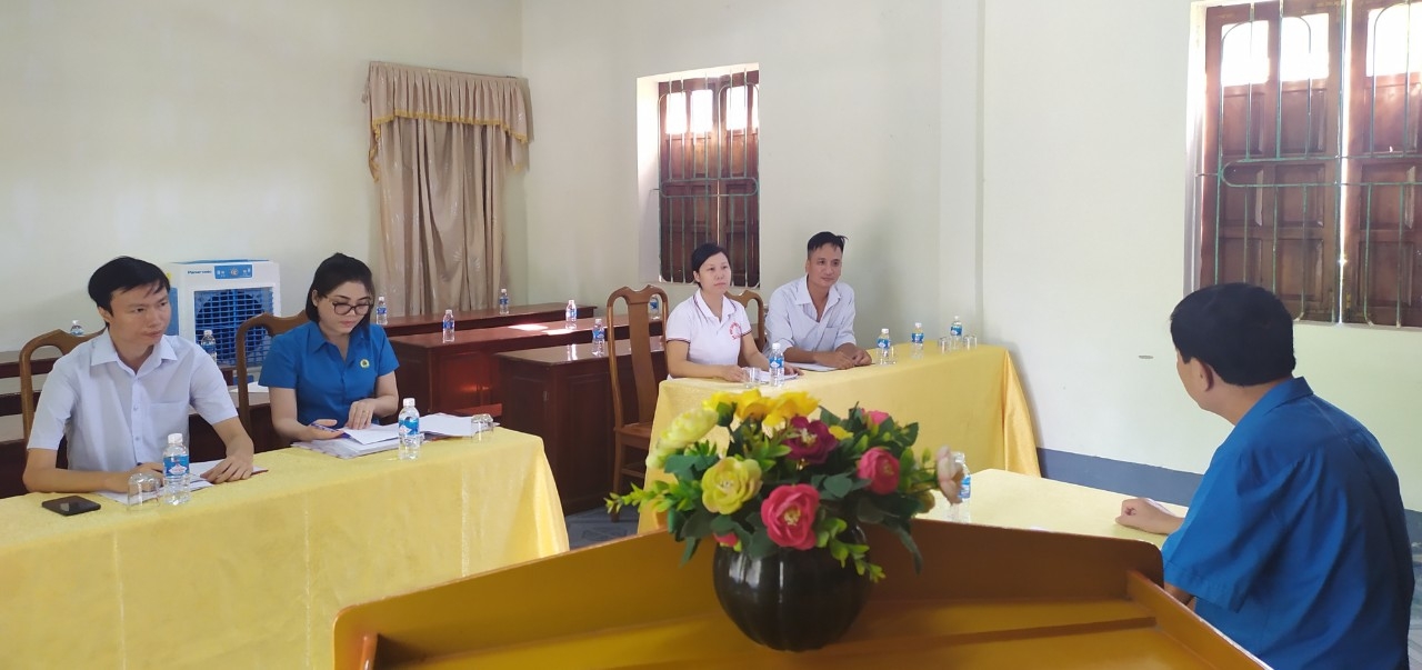 Công ty CP Nước khoáng và Du lịch Sơn Kim biểu dương, trao thưởng cho NLĐ