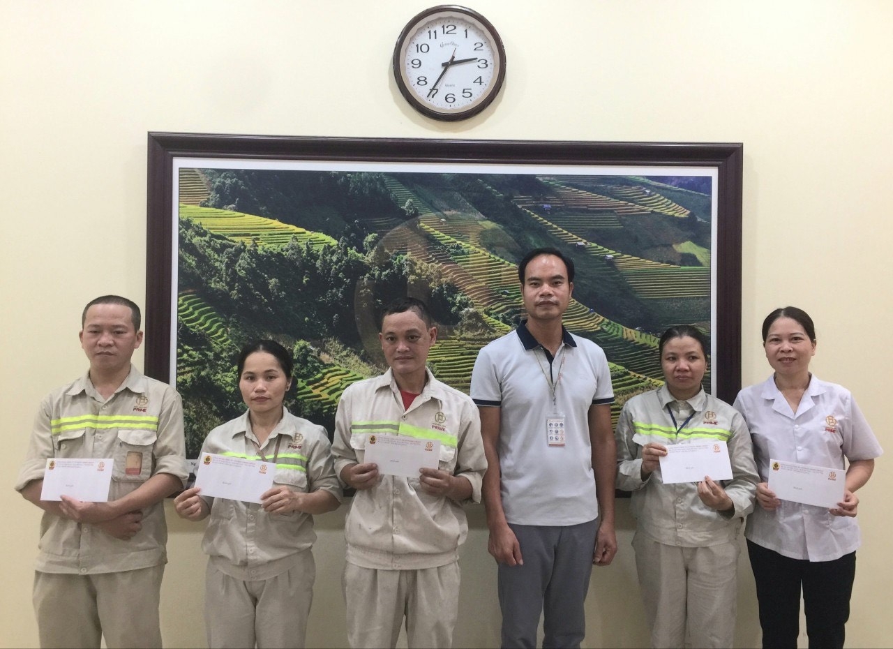 Prime Vĩnh Phúc trao quà cho CBCNV có hoàn cảnh khó khăn Prime Vĩnh Phúc trao quà cho CBCNV có hoàn cảnh khó khăn