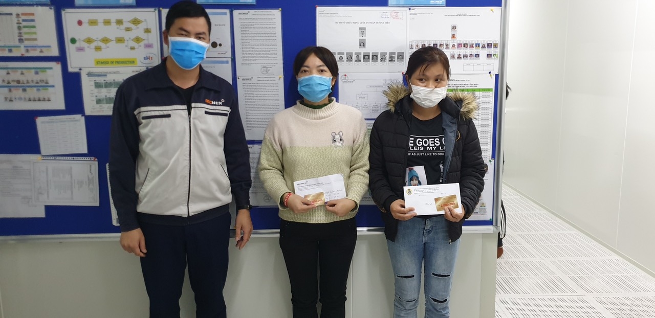 Thương lượng từ 500 đồng, 1 quả trứng gà cho công nhân Thương lượng từ 500 đồng, 1 quả trứng gà cho công nhân