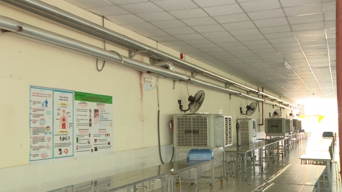 Nắng nóng ảnh hưởng sức khỏe của công nhân: Cần làm tốt công tác dự phòng Nắng nóng ảnh hưởng sức khỏe của công nhân: Cần làm tốt công tác dự phòng