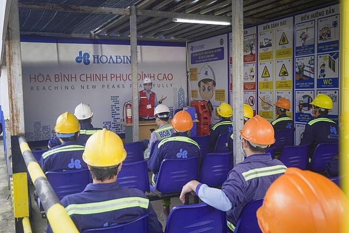 Thúc đẩy cải thiện điều kiện, môi trường làm việc cho người lao động Thúc đẩy cải thiện điều kiện, môi trường làm việc cho người lao động