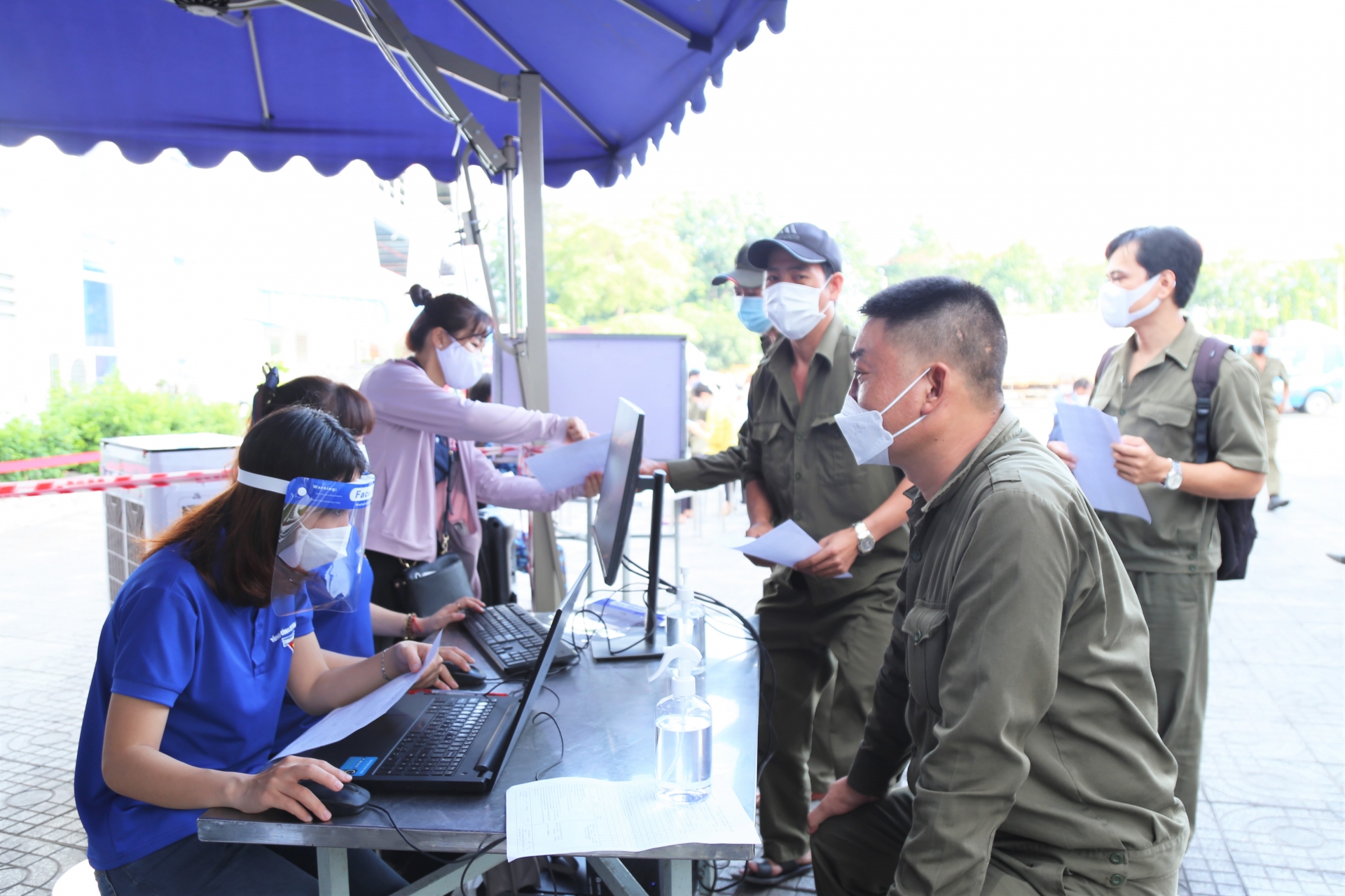 Tân Cảng Sài Gòn tổ chức tiêm vắc xin phòng Covid-19 cho NLĐ Tân Cảng Sài Gòn tổ chức tiêm vắc xin phòng Covid-19 cho NLĐ