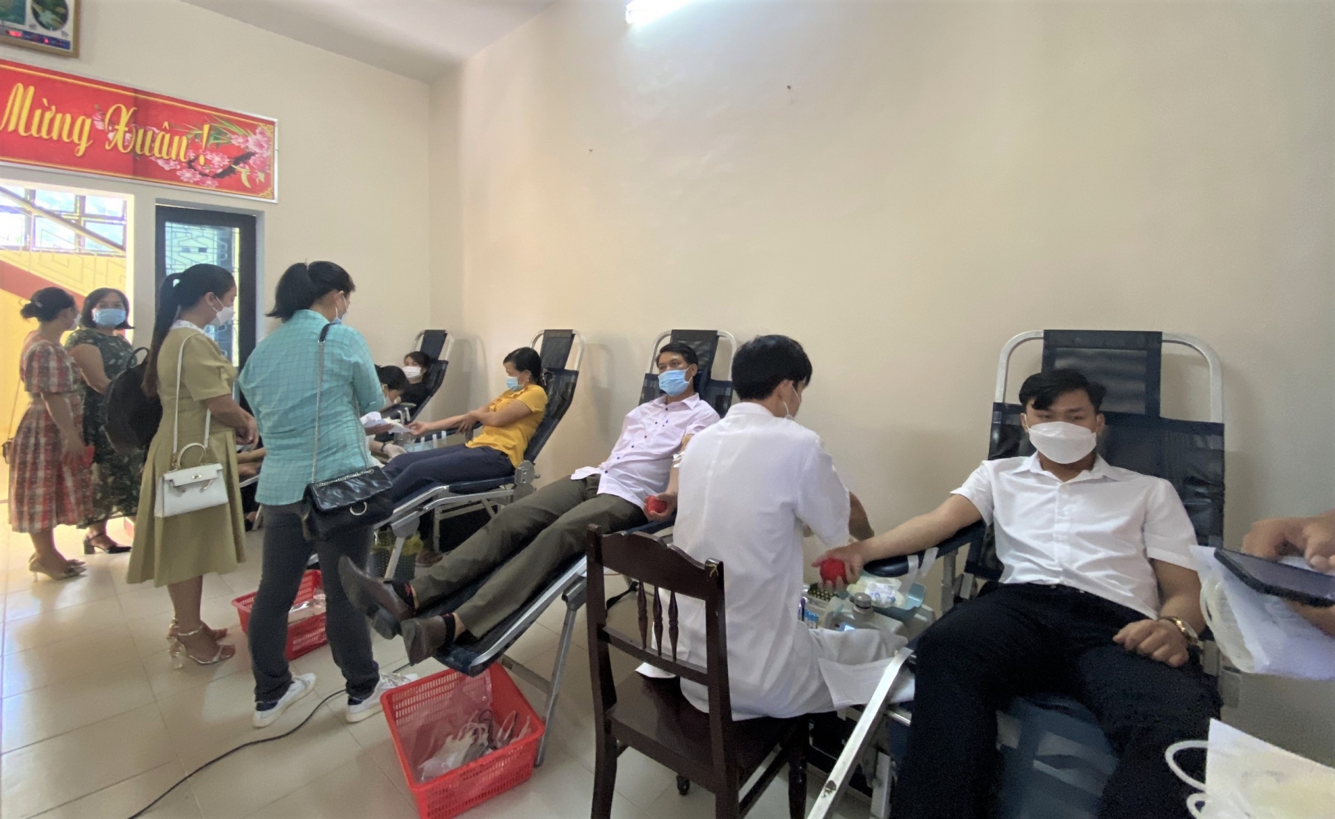 Đoàn viên Công đoàn Hương Trà chia sẻ giọt máu hồng, trao niềm hi vọng sống