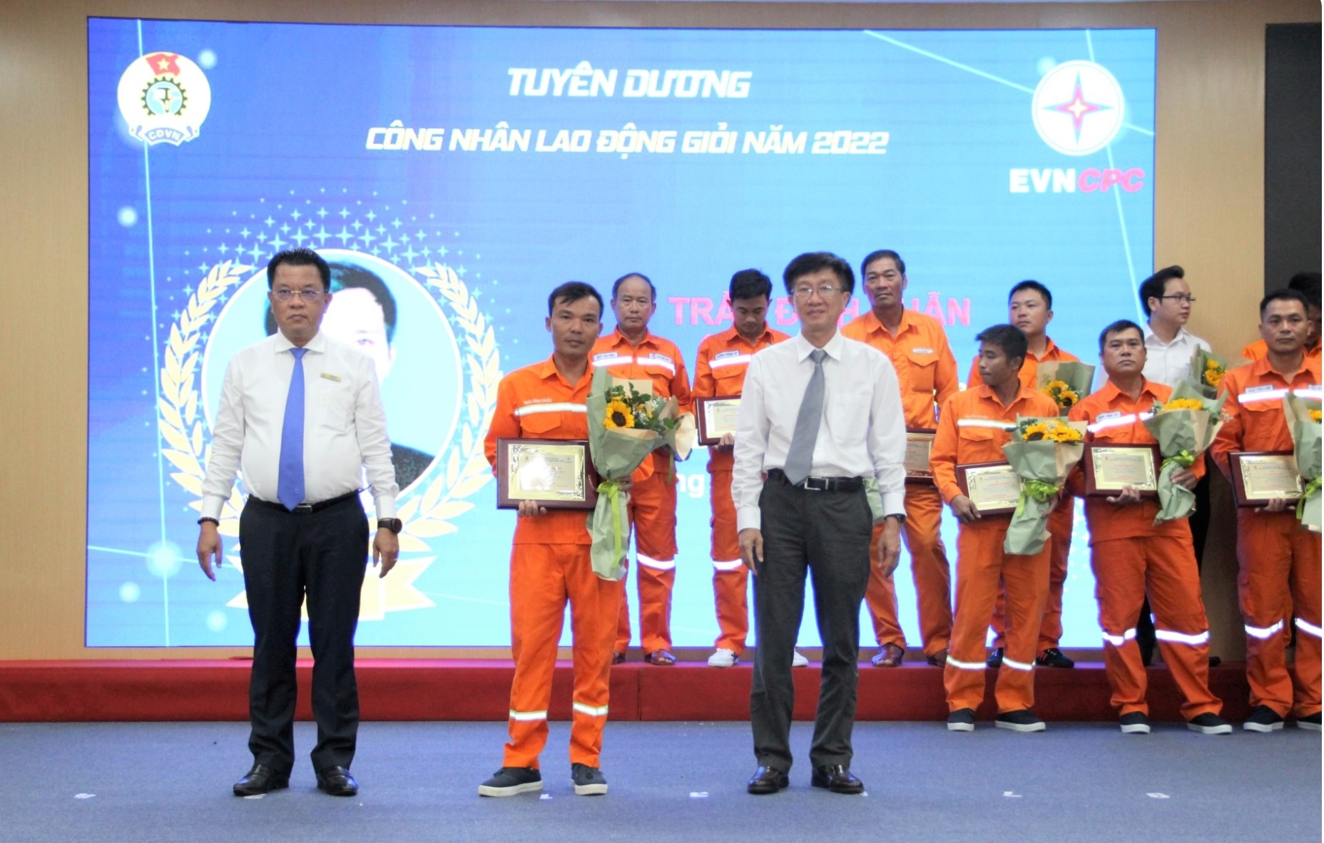 Ngành Điện lực miền Trung chăm lo tốt việc làm, đời sống NLĐ