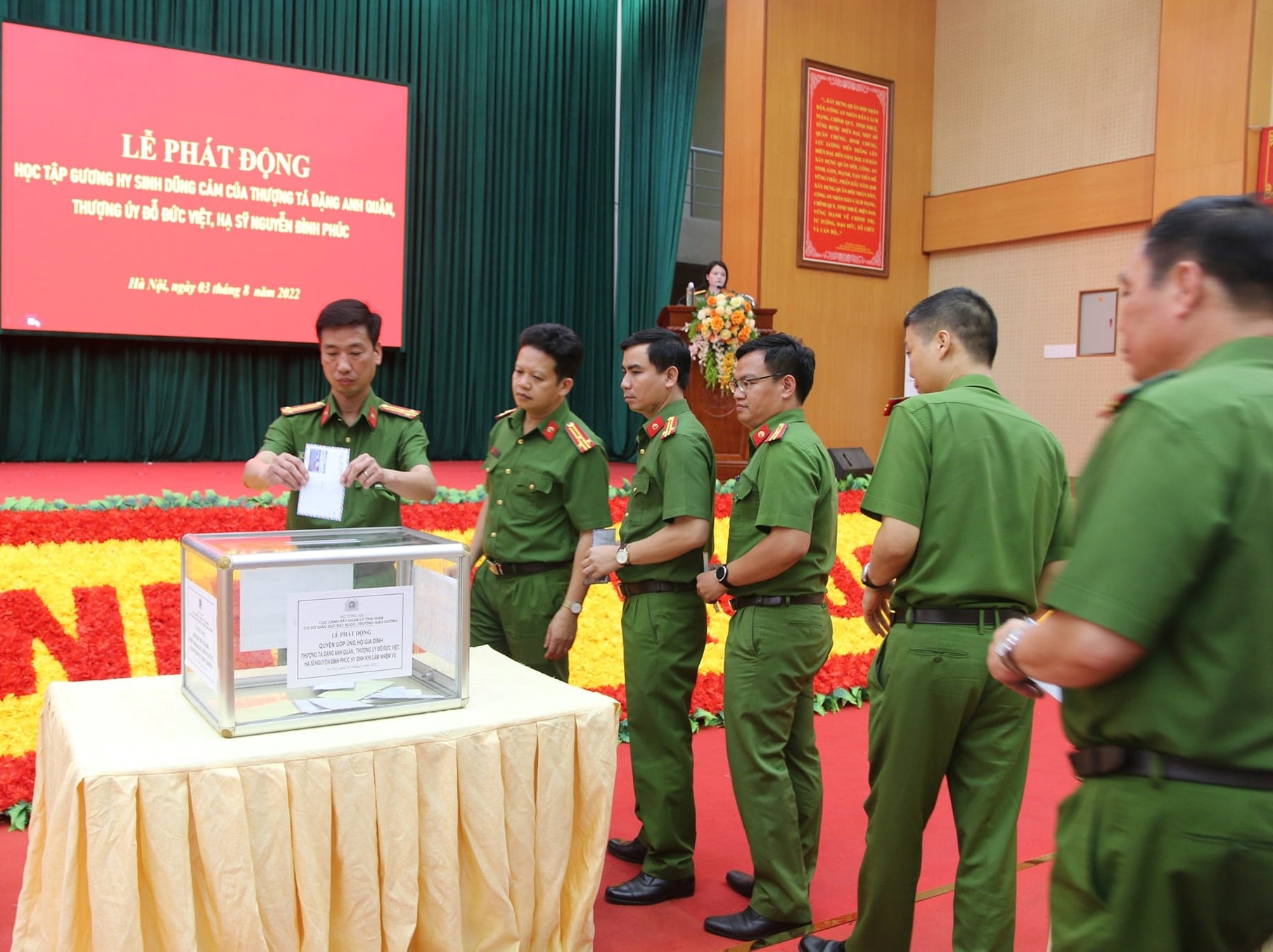 Phát động học tập gương dũng cảm của 3 cán bộ, chiến sĩ hy sinh khi làm nhiệm vụ Phát động học tập gương dũng cảm của 3 cán bộ, chiến sĩ hy sinh khi làm nhiệm vụ