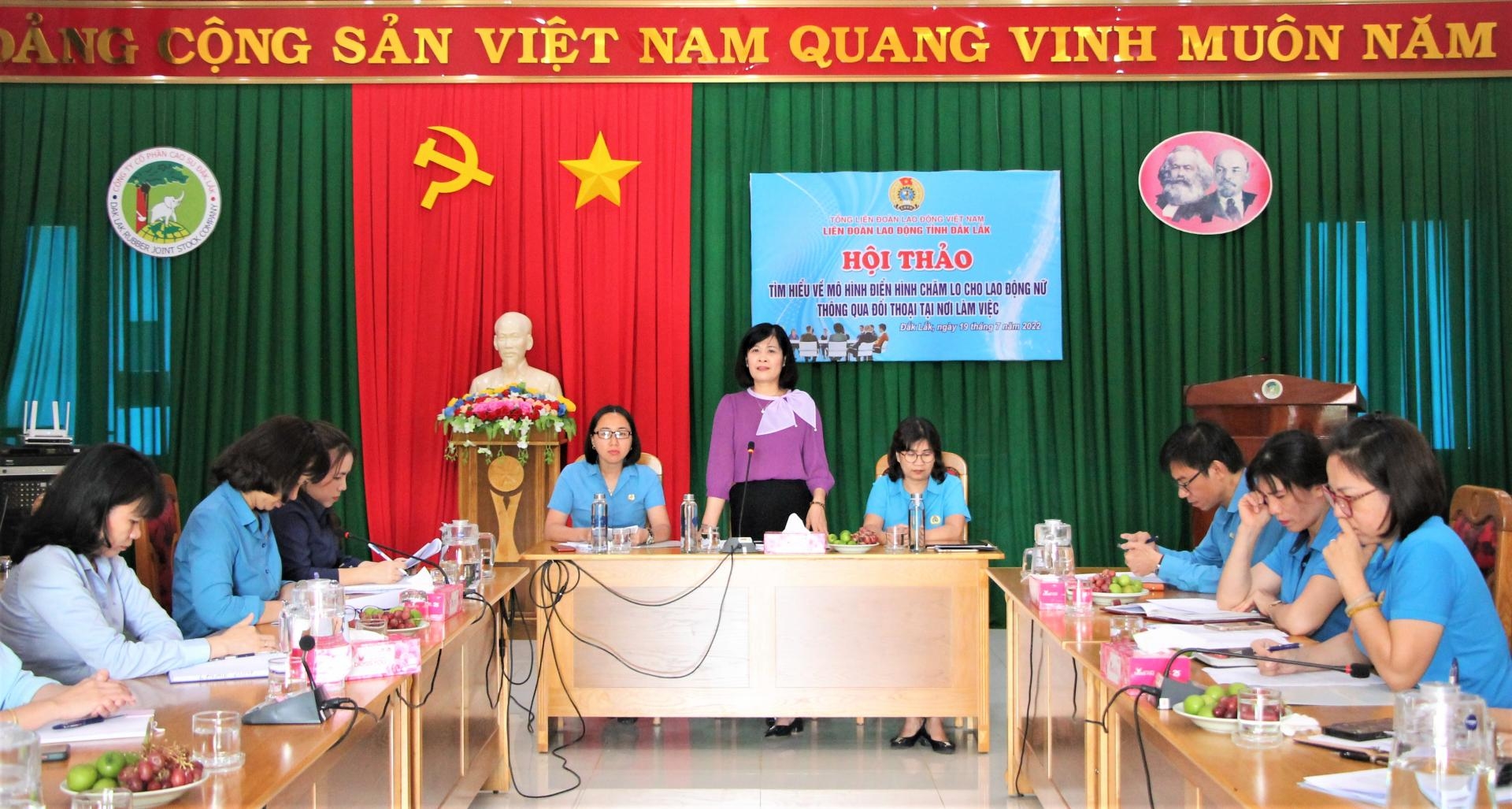 Công đoàn Đắk Lắk chú trọng bảo vệ quyền lợi, chăm lo cho lao động nữ