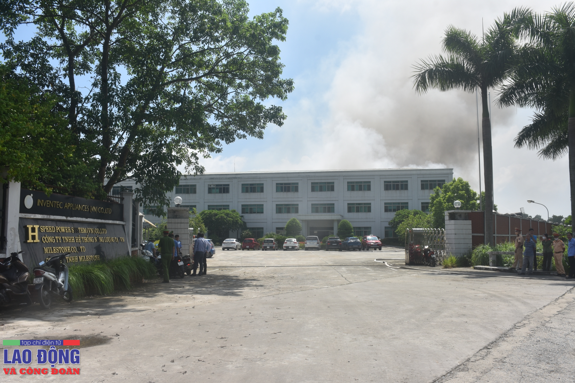 Cháy lớn tại Công ty TNHH Milestone - KCN Quang Minh Hà Nội: Đám cháy đã được kiểm soát Cháy lớn tại Công ty TNHH Milestone - KCN Quang Minh Hà Nội: Đám cháy đã được kiểm soát