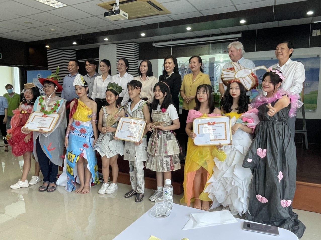 Sôi nổi Chương trình Thanh thiếu nhi Bình Chánh với môi trường xanh tại VWS Sôi nổi Chương trình Thanh thiếu nhi Bình Chánh với môi trường xanh tại VWS