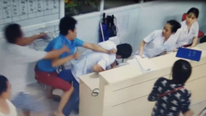 "Hành hung cán bộ y tế cứu mạng người thân của mình, đó là sự vô ơn"