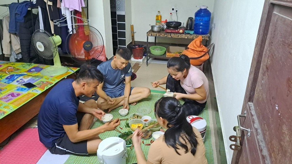 Nghệ An đã cấp 1,555 tỷ đồng hỗ trợ cho 1.057 lao động thuê nhà trọ Nghệ An đã cấp 1,555 tỷ đồng hỗ trợ cho 1.057 lao động thuê nhà trọ