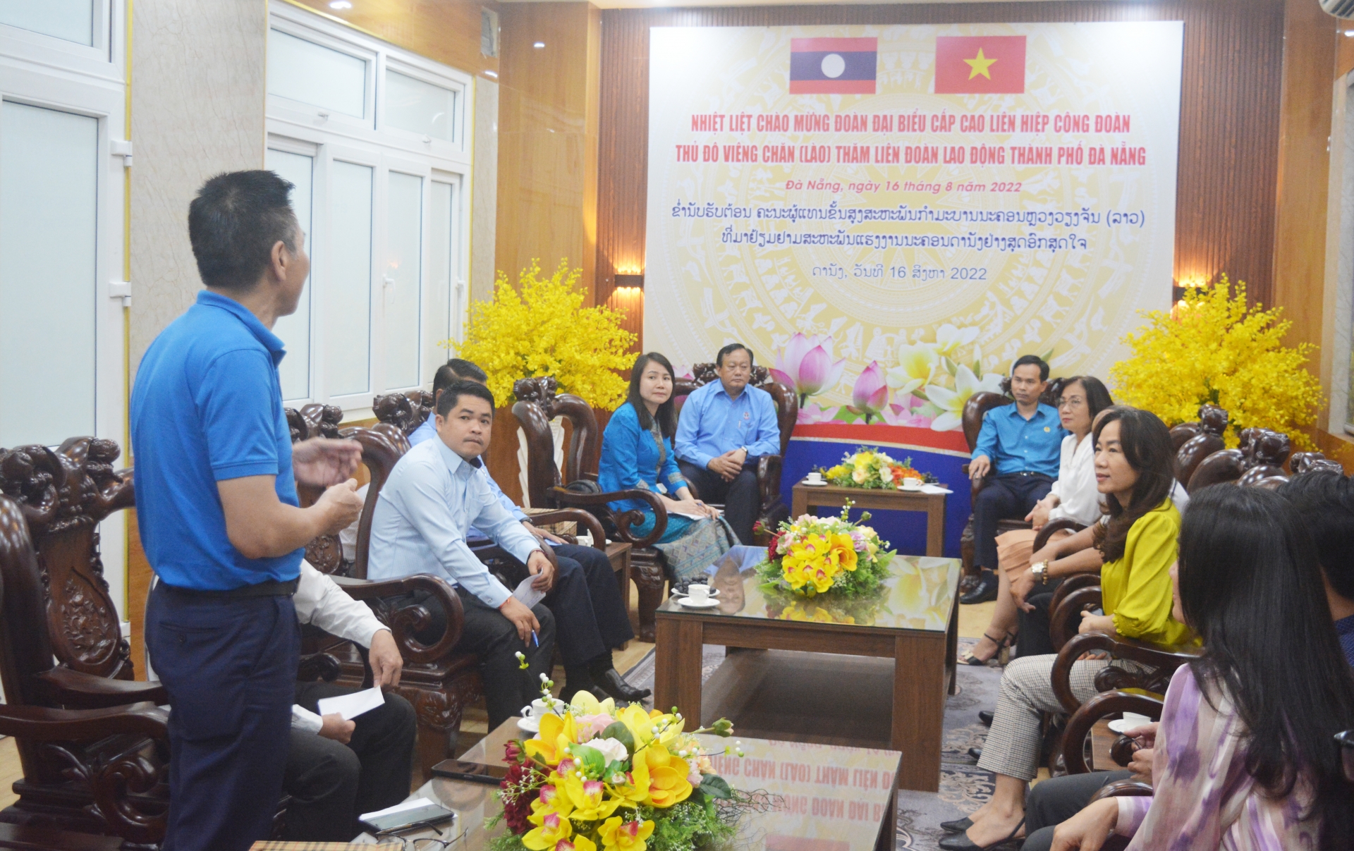 LHCĐ Thủ đô Viêng Chăn thăm và làm việc với LĐLĐ TP Đà Nẵng