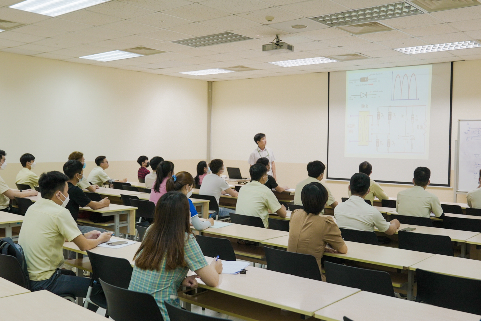 undefined Hiện thực hóa giấc mơ học tập từ chương trình cao đẳng nội bộ của Samsung