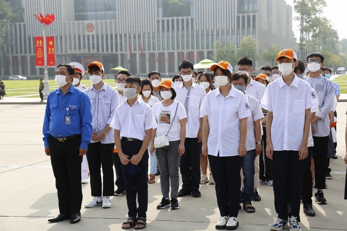 Học sinh giỏi và gia đình CNVCLĐ tiêu biểu báo công dâng Bác Học sinh giỏi và gia đình CNVCLĐ tiêu biểu báo công dâng Bác