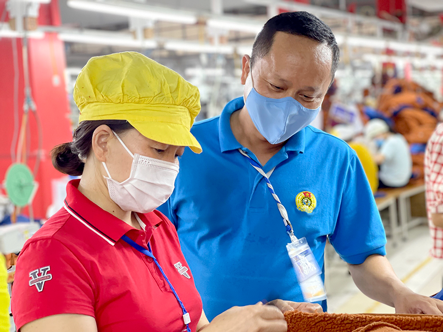 Nghệ An: NLĐ phấn khởi khi được tăng lương tối thiểu vùng và thay đổi vùng Nghệ An: NLĐ phấn khởi khi được tăng lương tối thiểu vùng và thay đổi vùng