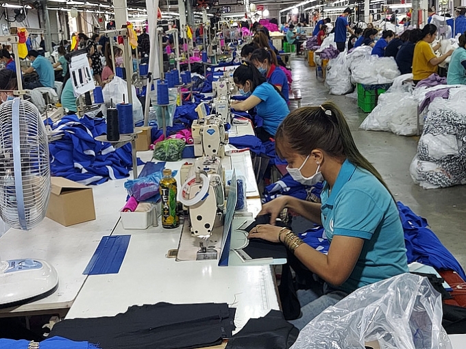 Không có giao kết hợp đồng lao động: Xử phạt thế nào?