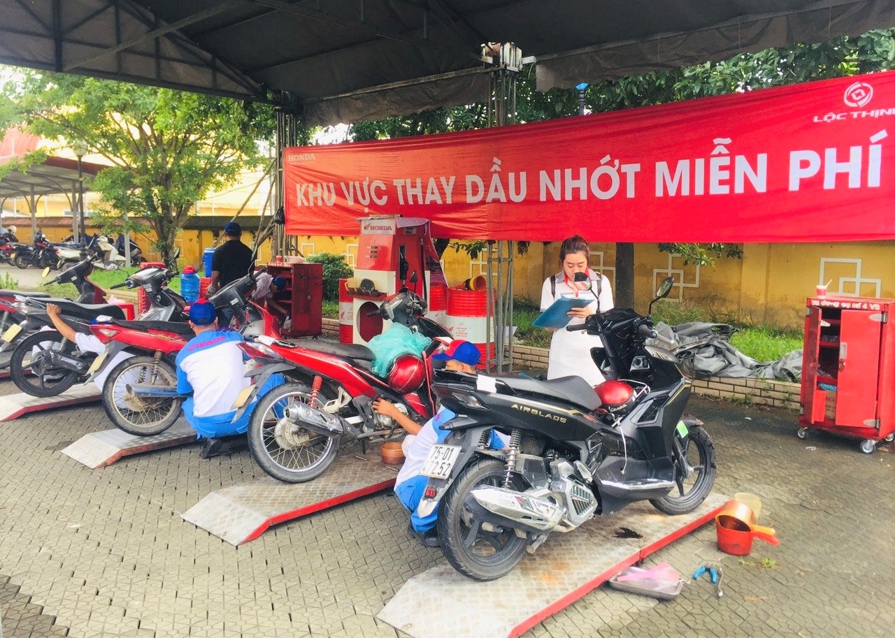 Hơn 100 đoàn viên, NLĐ được tập huấn kiến thức và kỹ năng lái xe an toàn