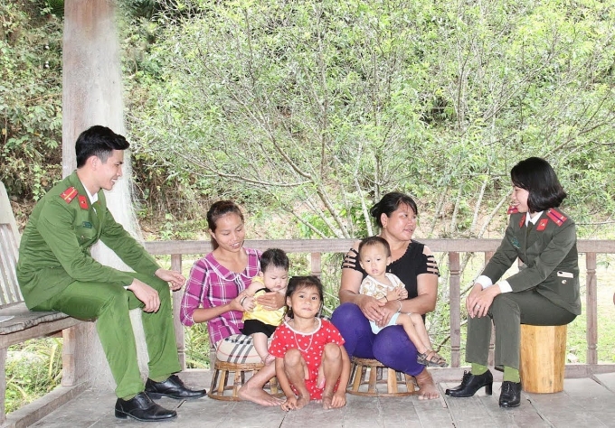 Giải pháp phòng, chống mua bán người ở Việt Nam trong giai đoạn hiện nay Giải pháp phòng, chống mua bán người ở Việt Nam trong giai đoạn hiện nay