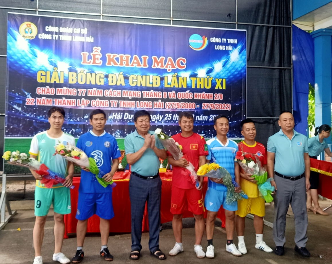 150 đoàn viên tham gia giải bóng đá công nhân lao động