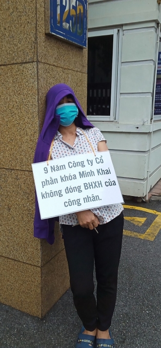 Công nhân Công ty Khoá Minh Khai “xuống đường” đòi quyền lợi BHXH Công nhân Công ty Khoá Minh Khai “xuống đường” đòi quyền lợi BHXH