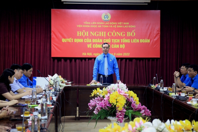 Trao Quyết định bổ nhiệm Viện trưởng Viện Khoa học ATVSLĐ Trao Quyết định bổ nhiệm Viện trưởng Viện Khoa học ATVSLĐ