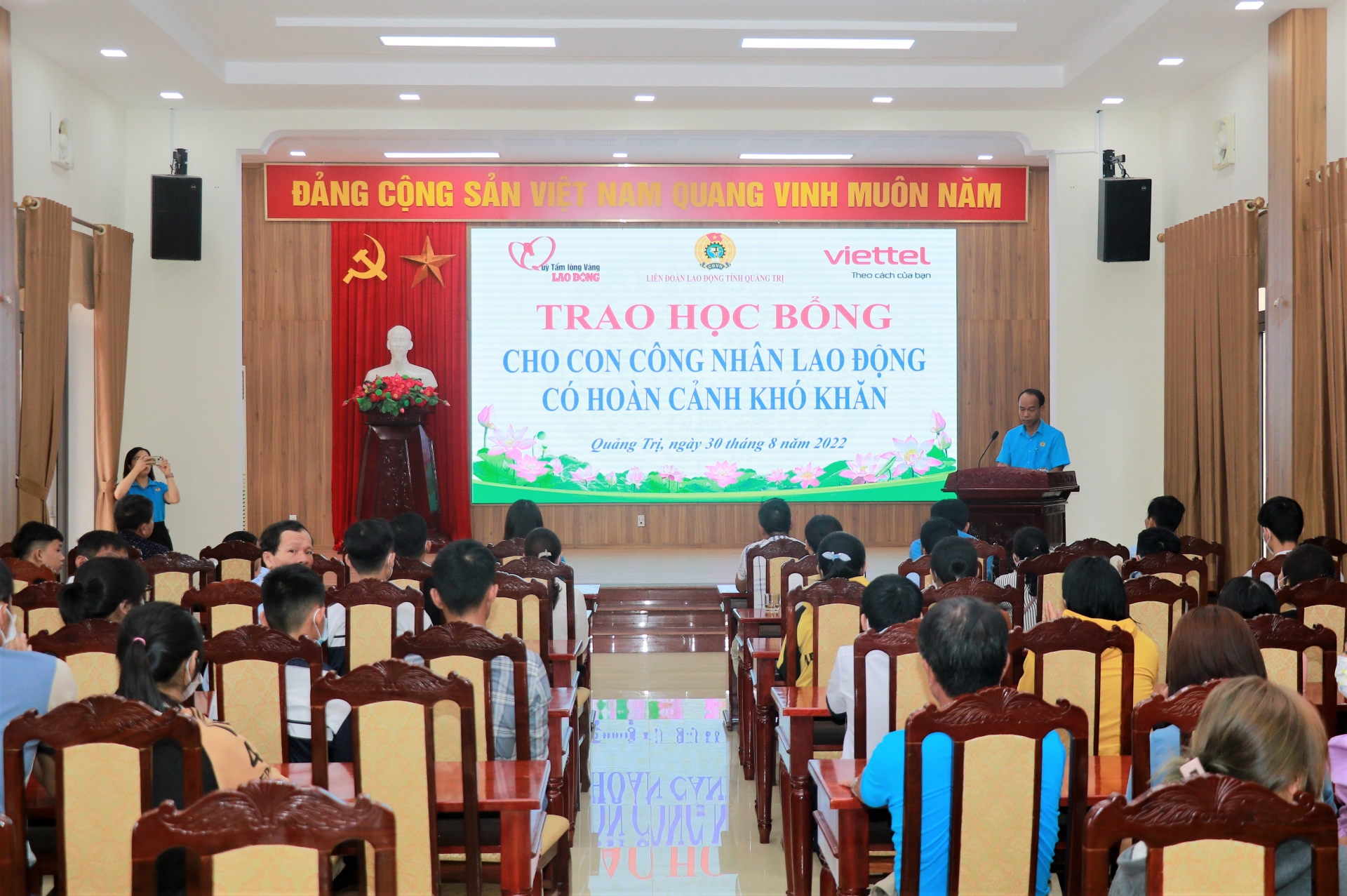 LĐLĐ tỉnh Quảng Trị: Tiếp sức cho con công nhân lao động khó khăn LĐLĐ tỉnh Quảng Trị: Tiếp sức cho con công nhân lao động khó khăn