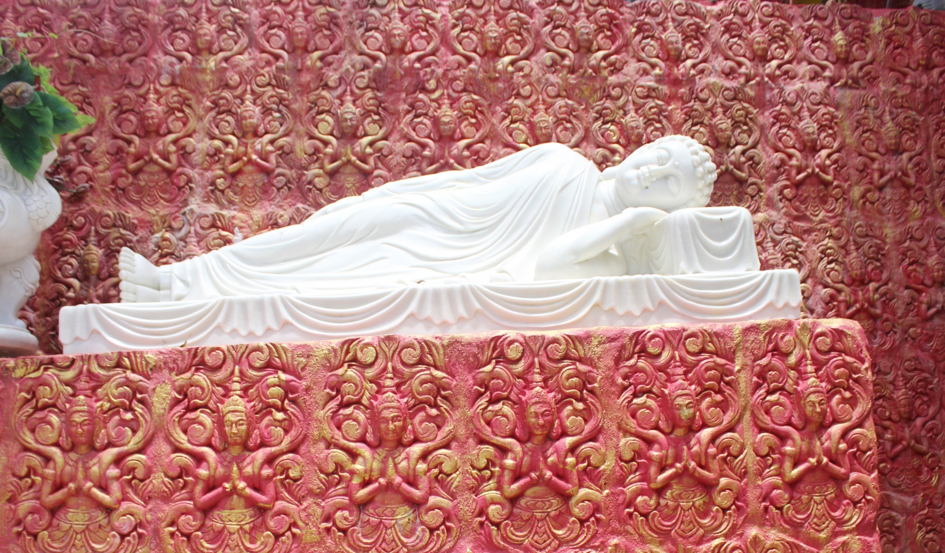 Ngắm ngôi chùa mang đậm kiến trúc Ấn Độ - Myanmar tại xứ biển Ngắm ngôi chùa mang đậm kiến trúc Ấn Độ - Myanmar tại xứ biển