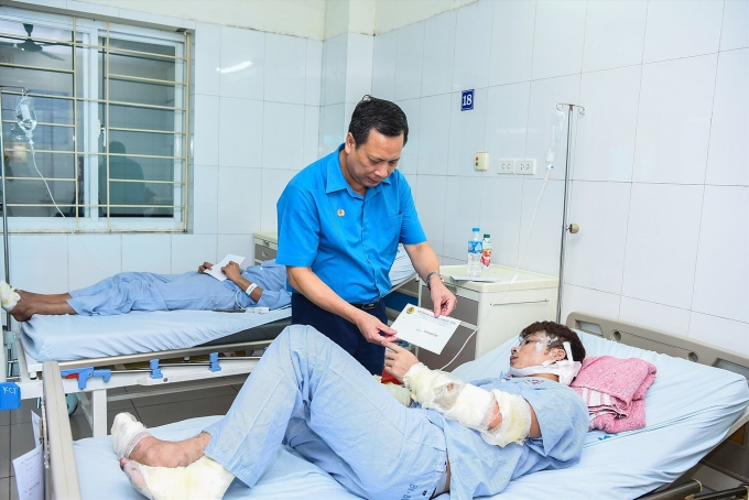 Công nhân vụ nổ đường ống tháp xử lý khí được các cấp Công đoàn hỗ trợ