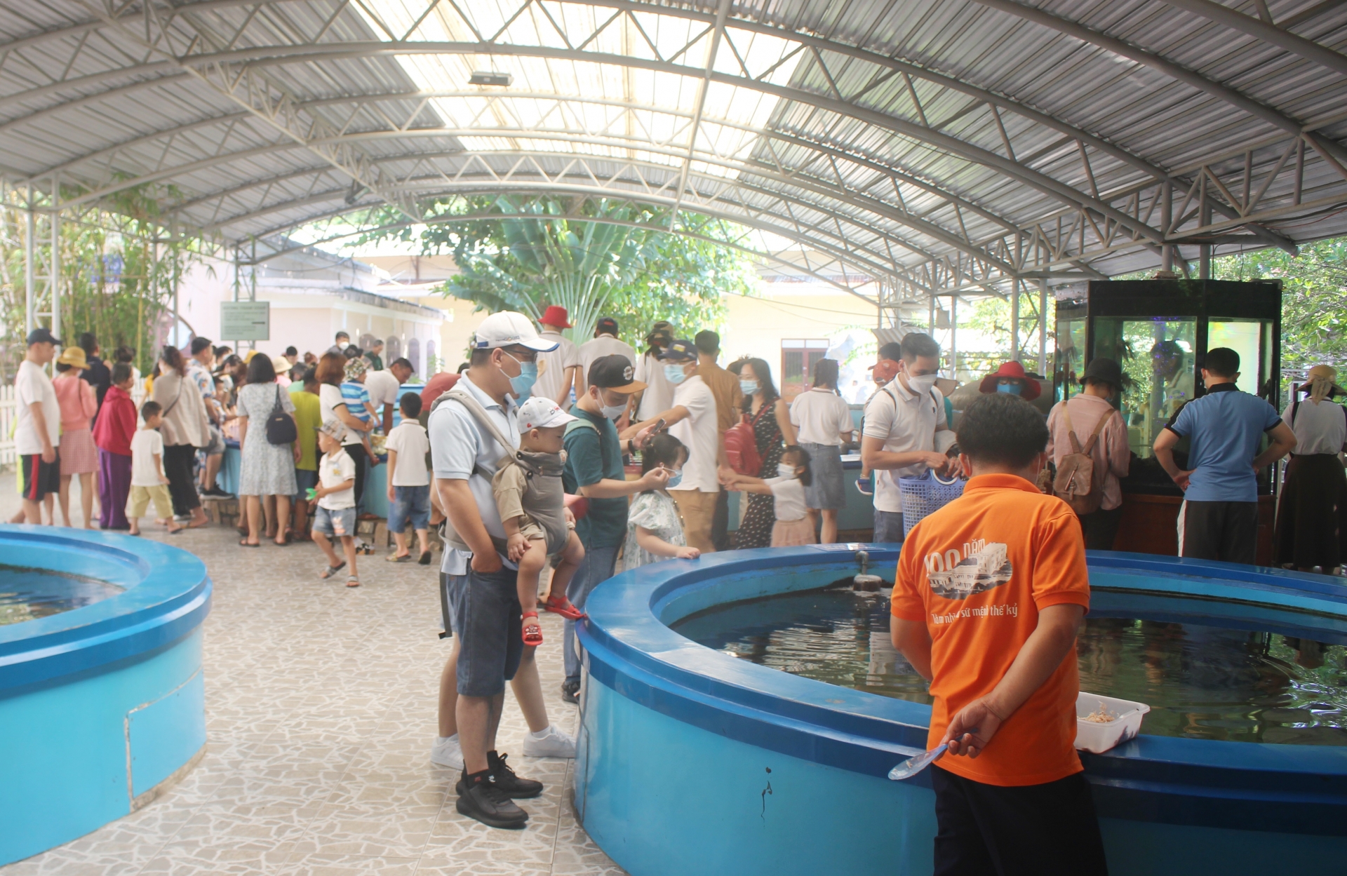 Lao động ngành Du lịch làm việc dịp lễ Quốc khánh phục vụ du khách Lao động ngành Du lịch làm việc dịp lễ Quốc khánh phục vụ du khách