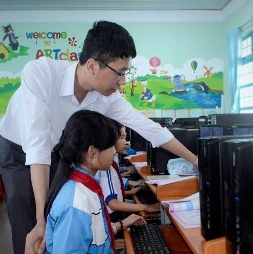 “Một đoàn viên công đoàn trách nhiệm - Một người thầy nhiệt huyết, sáng tạo” “Một đoàn viên công đoàn trách nhiệm - Một người thầy nhiệt huyết, sáng tạo”