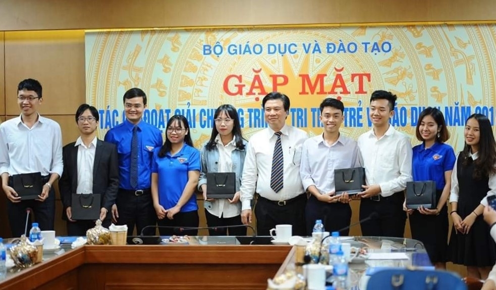 “Một đoàn viên công đoàn trách nhiệm - Một người thầy nhiệt huyết, sáng tạo” “Một đoàn viên công đoàn trách nhiệm - Một người thầy nhiệt huyết, sáng tạo”