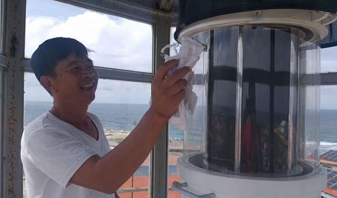 Công nhân trạm hải đăng đón Tết độc lập (2/9)