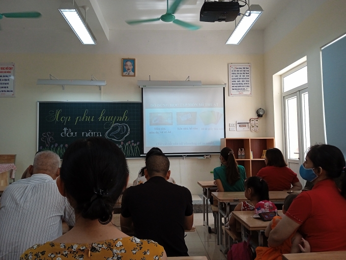 “Lạm thu” đầu năm học: Cần những Ban Giám hiệu trách nhiệm và thấu cảm Lạm thu đầu năm học: cần những ban giám hiệu trách nhiệm, thấu cảm