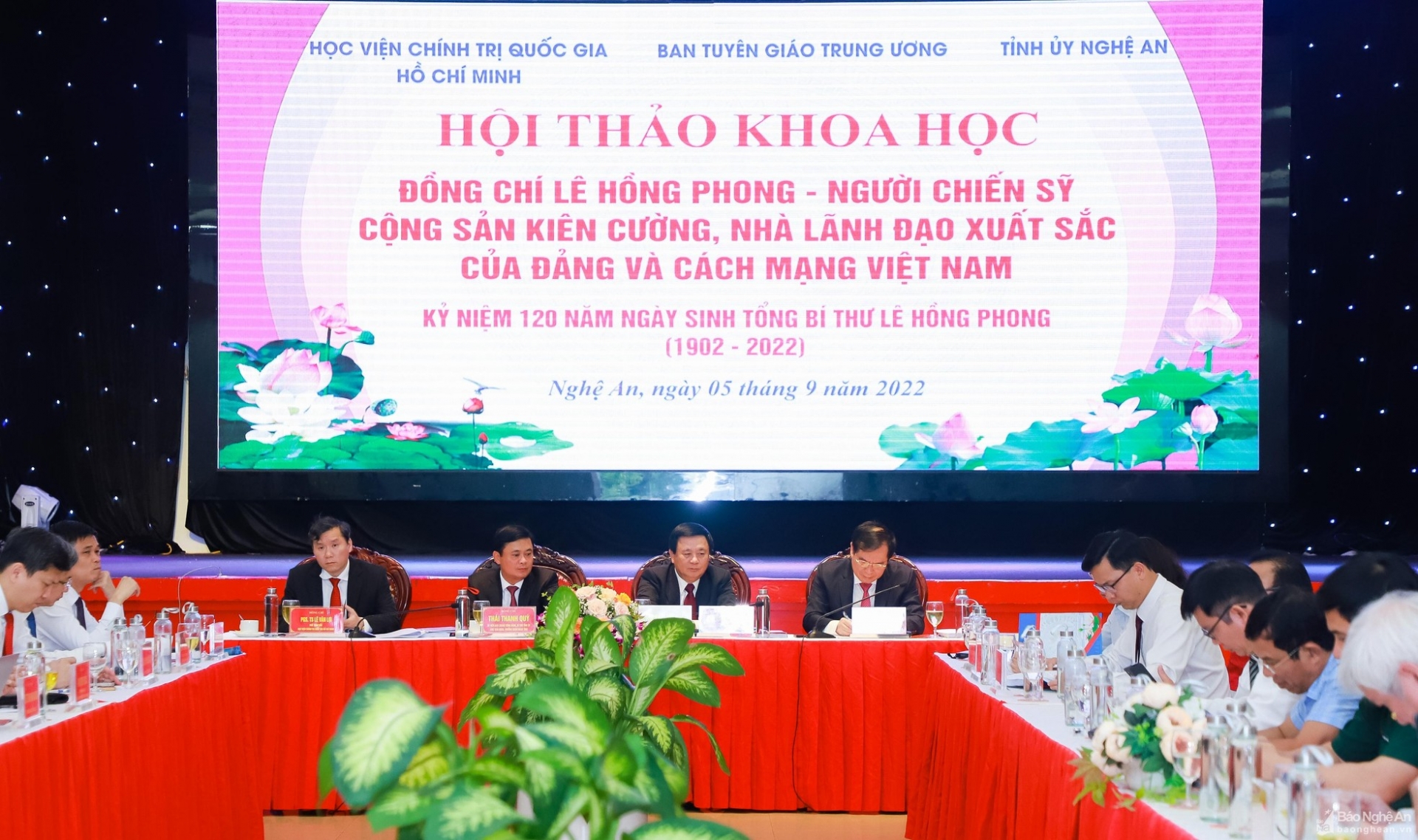 Tổ chức Công đoàn đã vận dụng nhiều lý luận giá trị của đồng chí Lê Hồng Phong Tổ chức Công đoàn đã vận dụng nhiều giá trị lý luận của đồng chí Lê Hồng Phong