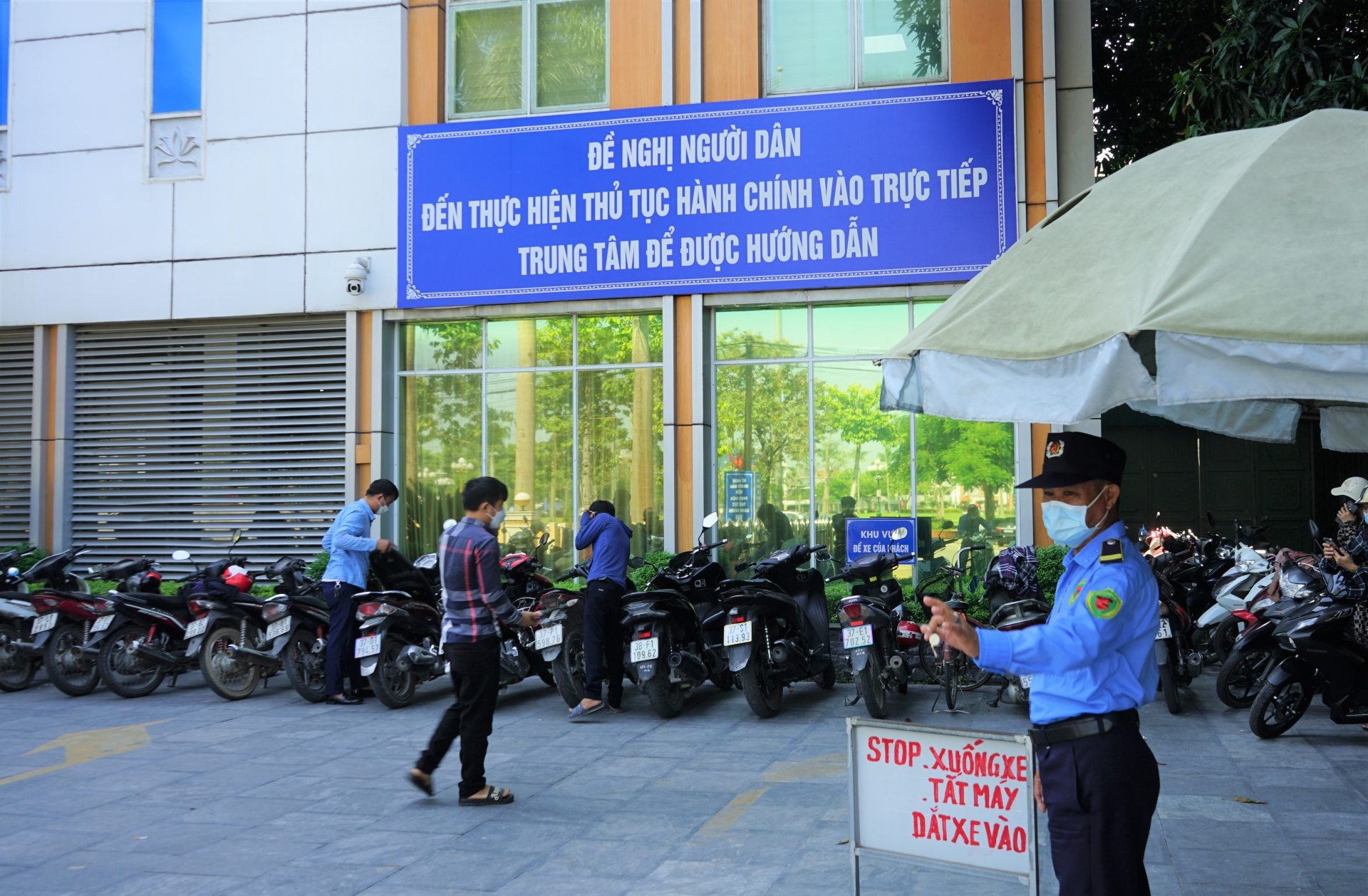 Nghệ An: Người dân hài lòng khi đến giao dịch tại Trung tâm phục vụ hành chính công