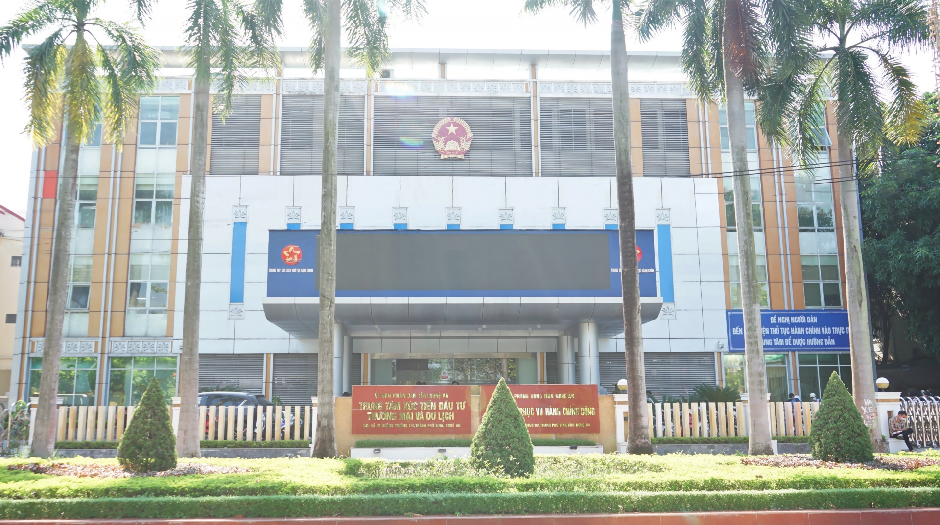 Nghệ An: Người dân hài lòng khi đến giao dịch tại Trung tâm phục vụ hành chính công