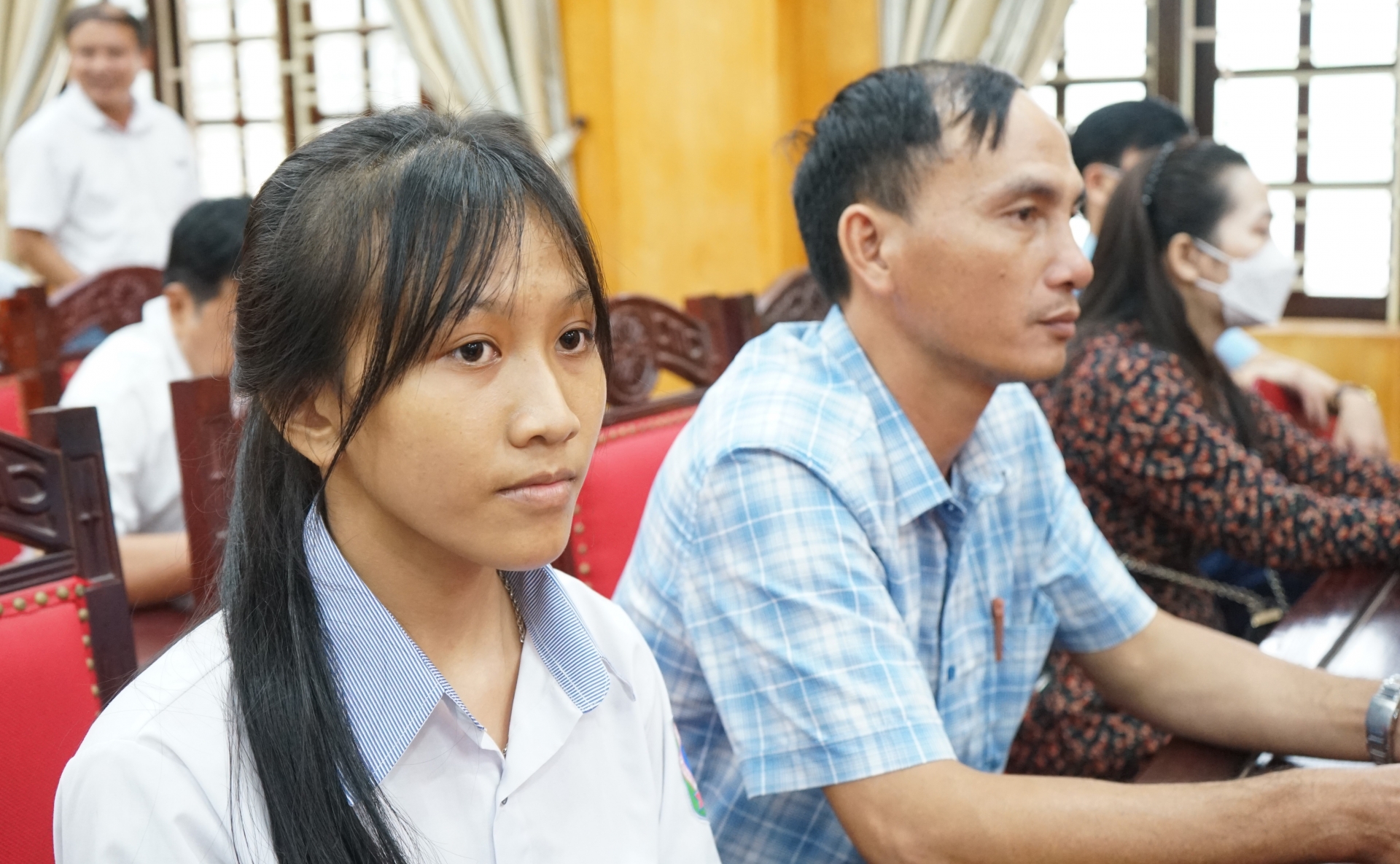 Ngành GD&ĐT Nghệ An trao gần 150 triệu đồng cho học sinh mồ côi do Covid-19