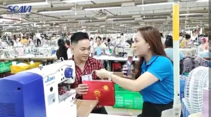 Lâm Đồng: Công đoàn và doanh nghiệp tặng hàng chục nghìn suất quà Trung thu cho CNLĐ Lâm Đồng: Công đoàn và doanh nghiệp tặng hàng chục nghìn suất quà Trung thu cho CNLĐ