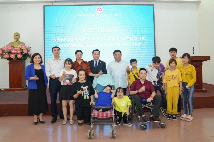 Nâng cao năng lực cho các nhóm yếu thế Nâng cao năng lực cho các nhóm yếu thế